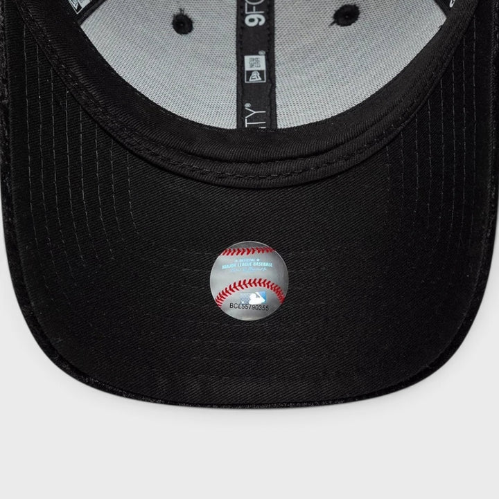 New Era MLB Patterned Velour 9Forty cap NY Yankees black - Shop-Tetuan