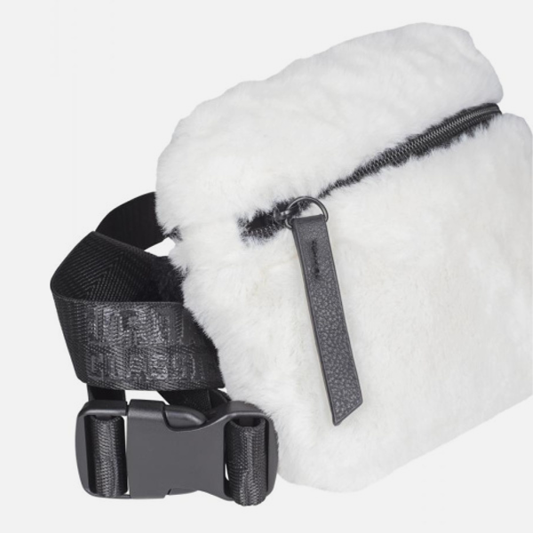 Urban Classics Furry Hip Bag white - Shop-Tetuan
