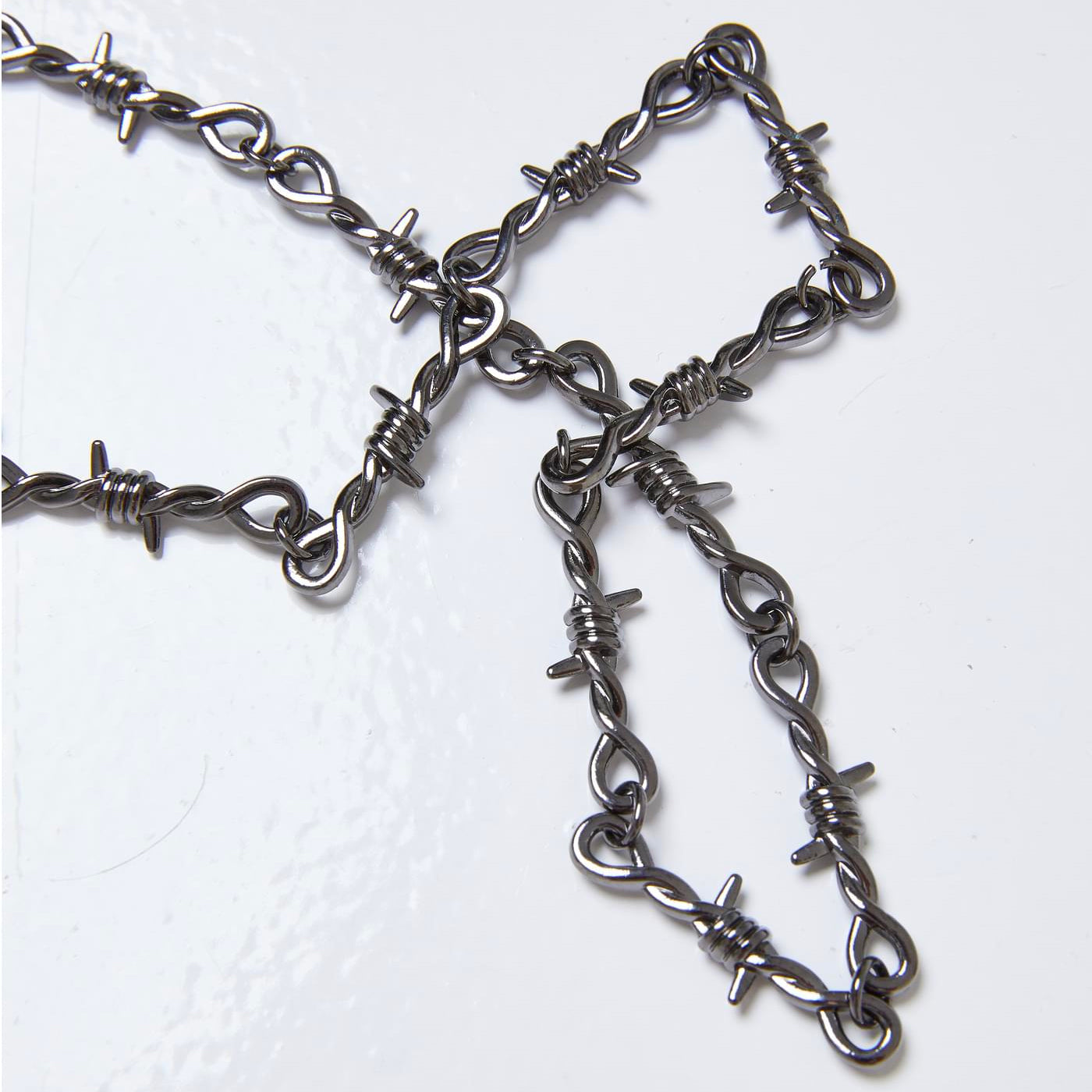 Urban Classics Barbed Wire Necklace gunmetal - Shop-Tetuan
