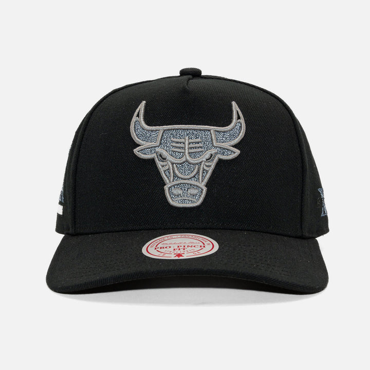 Mitchell &amp; Ness NBA Core Xi Pro snapback C Bulls black - Shop-Tetuan