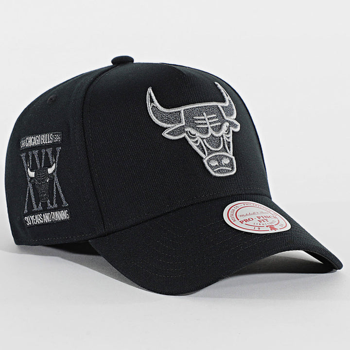 Mitchell &amp; Ness NBA Core Xi Pro snapback C Bulls black - Shop-Tetuan
