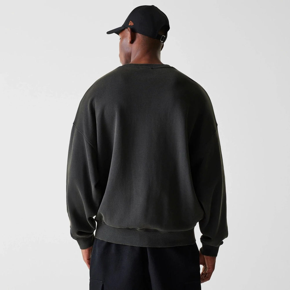 New Era NBA Washed Oversized Crewneck C Bulls Graphic Grey - Shop-Tetuan