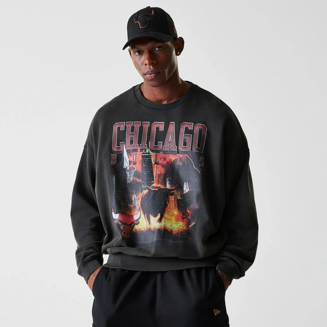 New Era NBA Washed Oversized Crewneck C Bulls Graphic Grey - Shop-Tetuan