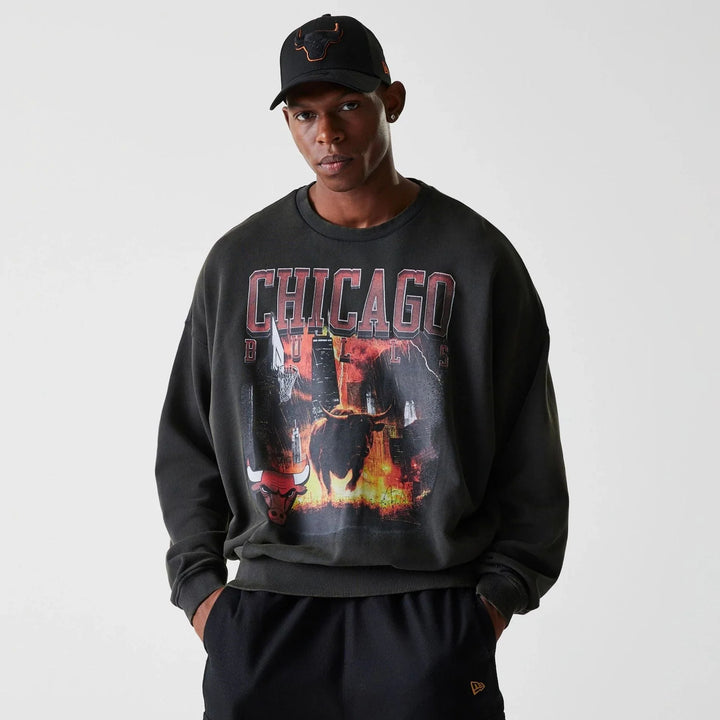 New Era NBA Washed Oversized Crewneck C Bulls Graphic Grey - Shop-Tetuan