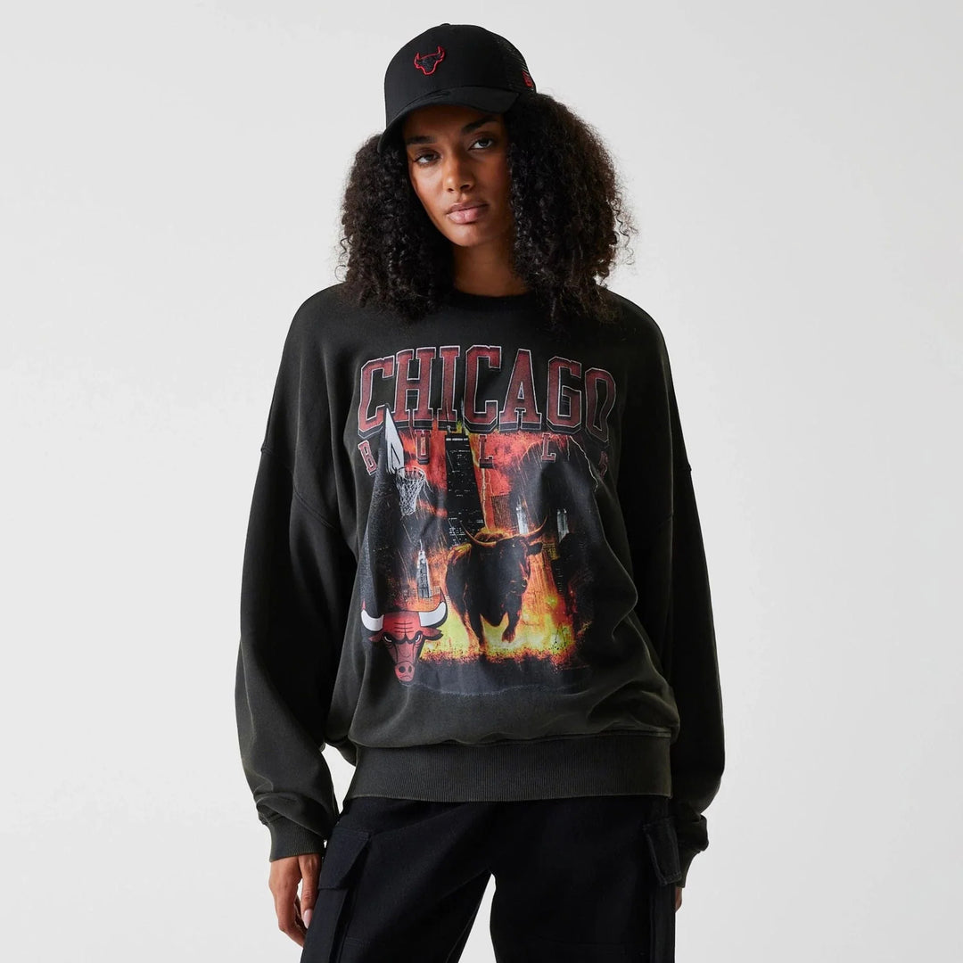 New Era NBA Washed Oversized Crewneck C Bulls Graphic Grey - Shop-Tetuan