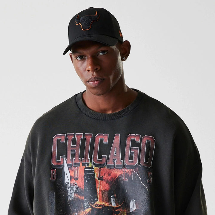 New Era NBA Washed Oversized Crewneck C Bulls Graphic Grey - Shop-Tetuan