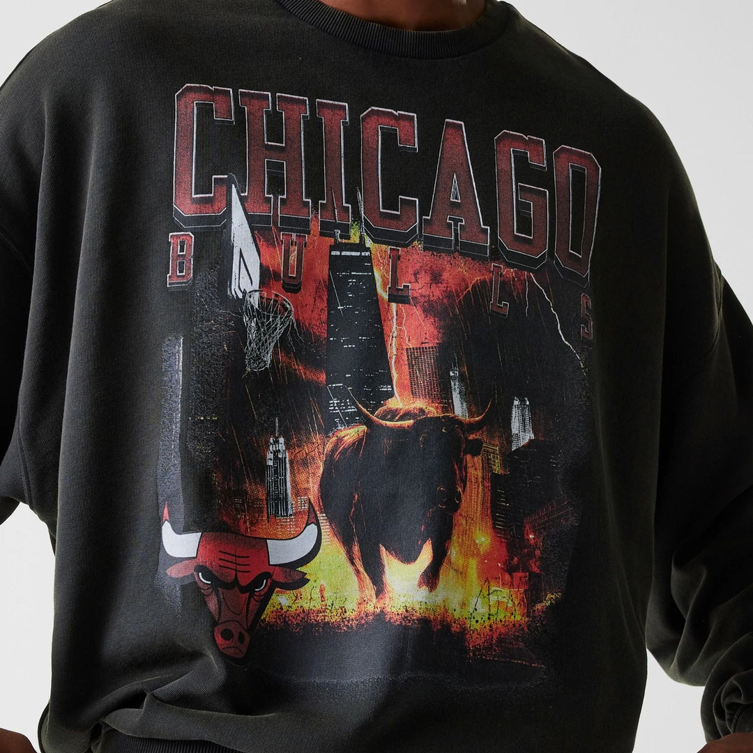 New Era NBA Washed Oversized Crewneck C Bulls Graphic Grey - Shop-Tetuan