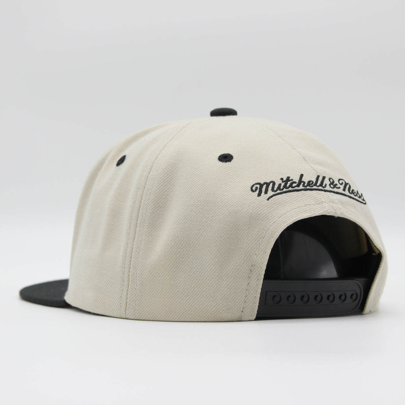 Mitchell & Ness Sail 2 Tone snapback C Bulls off white
