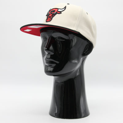 Mitchell & Ness Sail 2 Tone snapback C Bulls off white