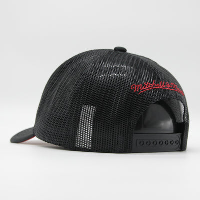 Mitchell & Ness NBA Billboard Trucker Snapback C Bulls black