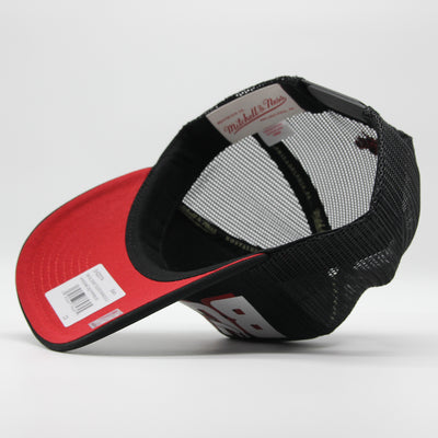 Mitchell & Ness NBA Billboard Trucker Snapback C Bulls black