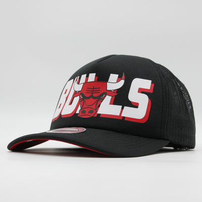 Mitchell & Ness NBA Billboard Trucker Snapback C Bulls black