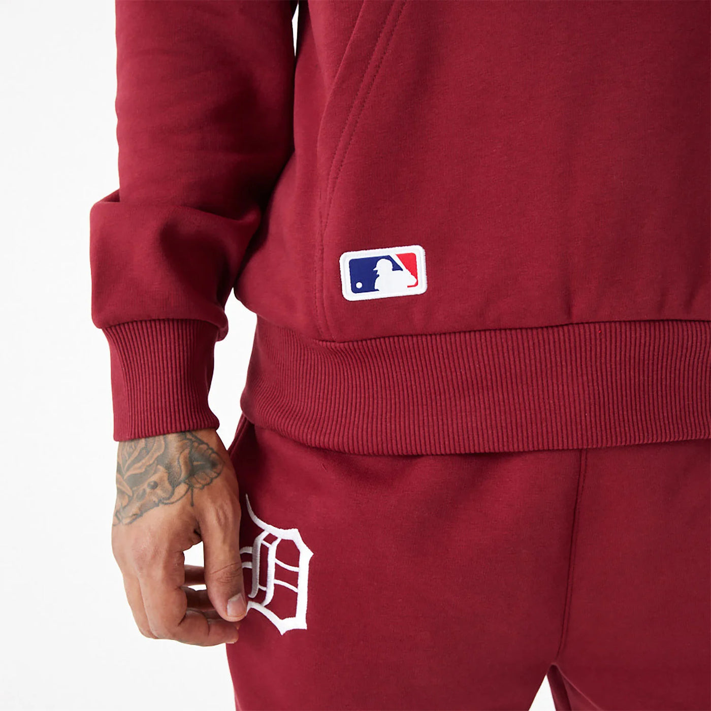 New Era League Essential Oversized hoody D Tigers dark red - Shop-Tetuan