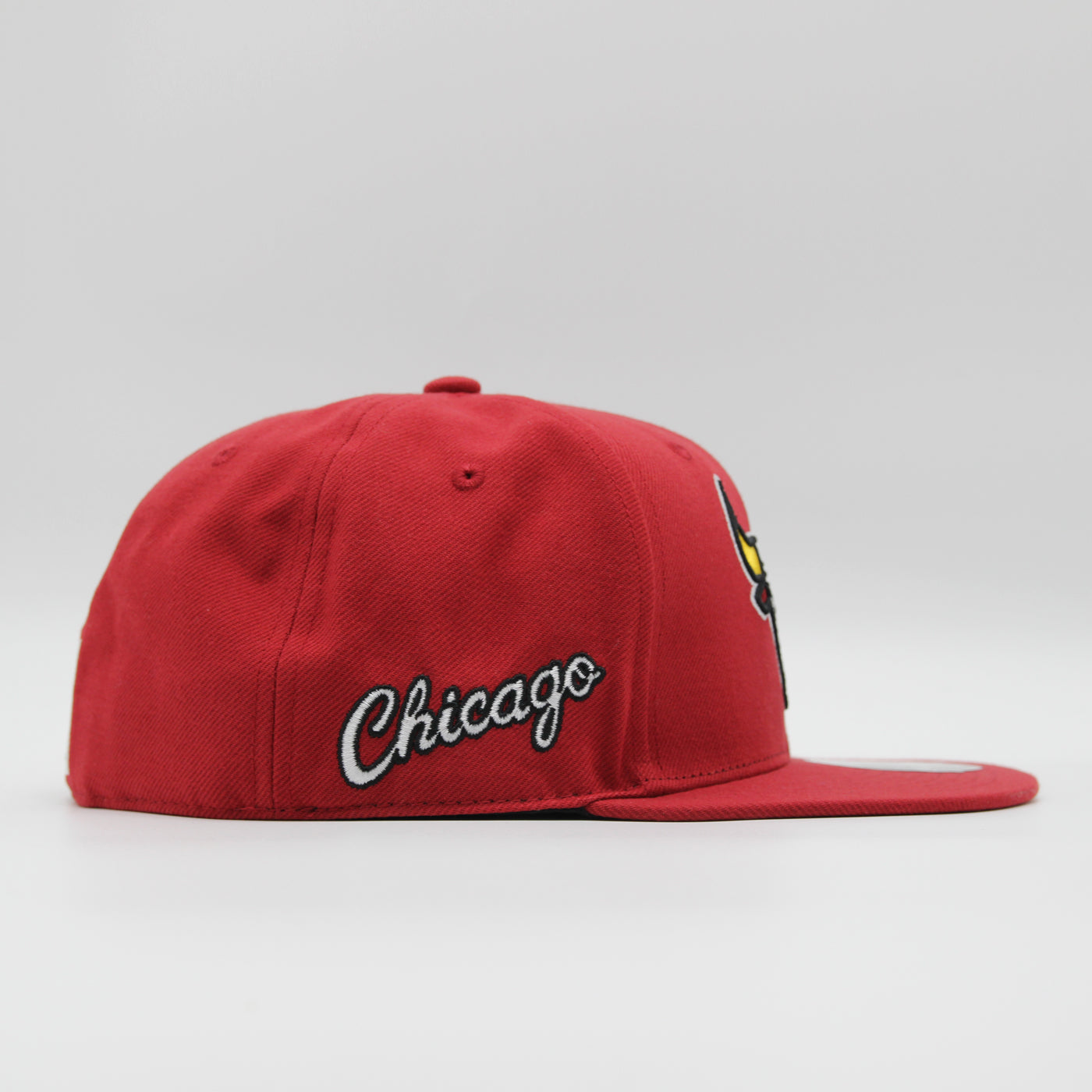 Mitchell & Ness Logo History fitted HWC C Bulls red