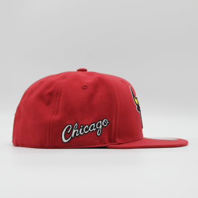Mitchell & Ness Logo History fitted HWC C Bulls red