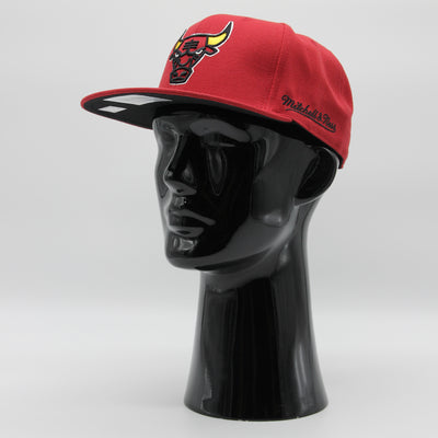 Mitchell & Ness Logo History fitted HWC C Bulls red