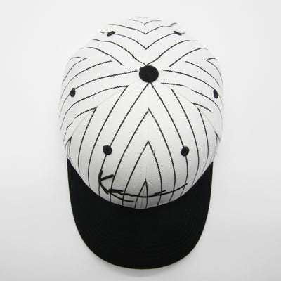 Karl Kani Signature Ziczac Pinstripe cap off white/black - Shop-Tetuan