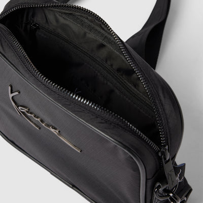 Karl Kani Signature Messenger bag black - Shop-Tetuan