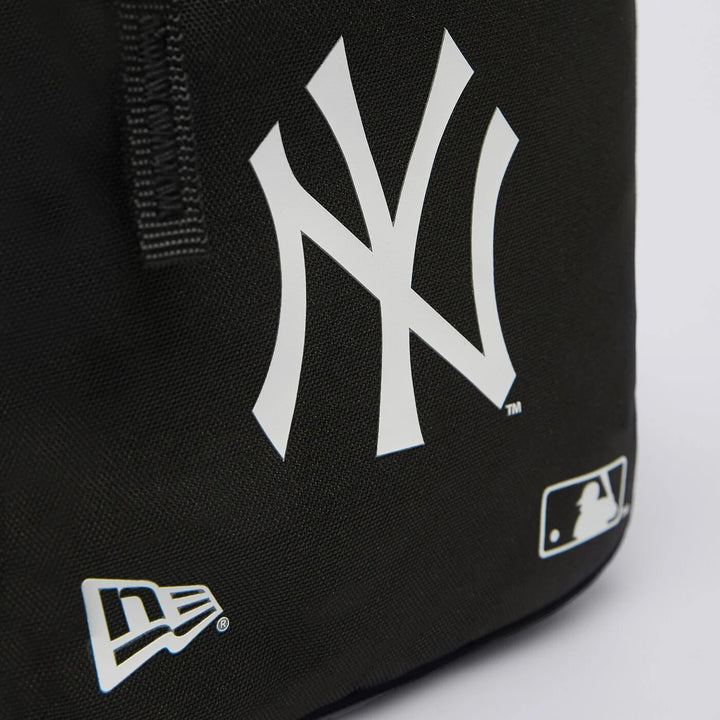 New Era MLB Side Bag NY Yankees black/white - Shop-Tetuan
