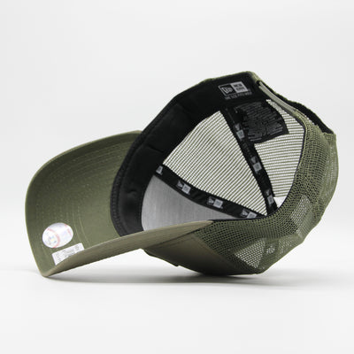 New Era Tech Ripstop Trucker NY Yankees olive