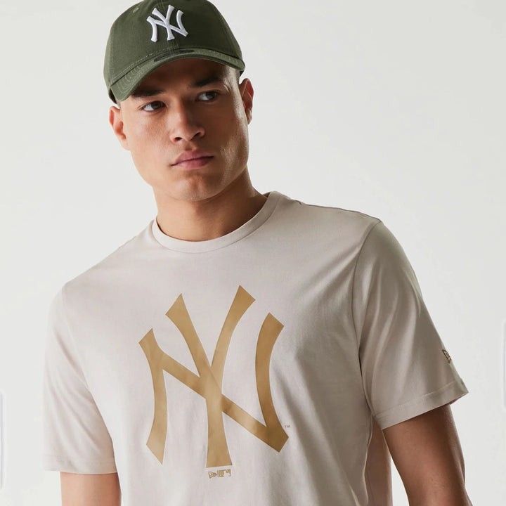 New Era MLB Regular tee NY Yankees stone white - Shop-Tetuan