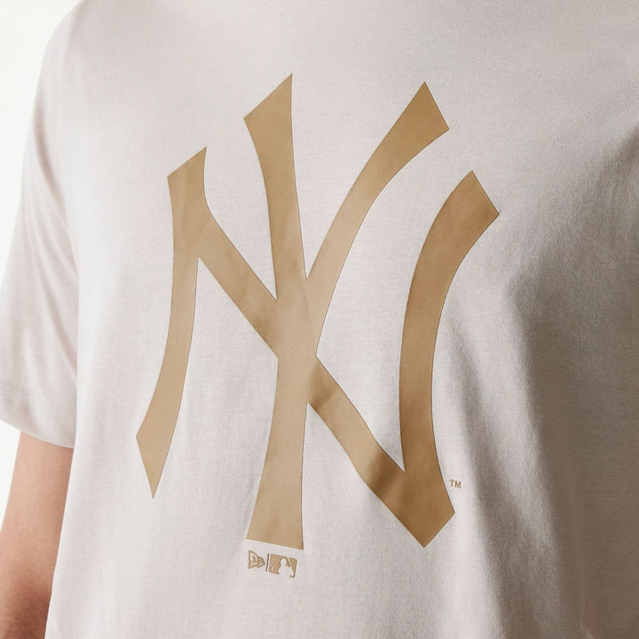 New Era MLB Regular tee NY Yankees stone white - Shop-Tetuan