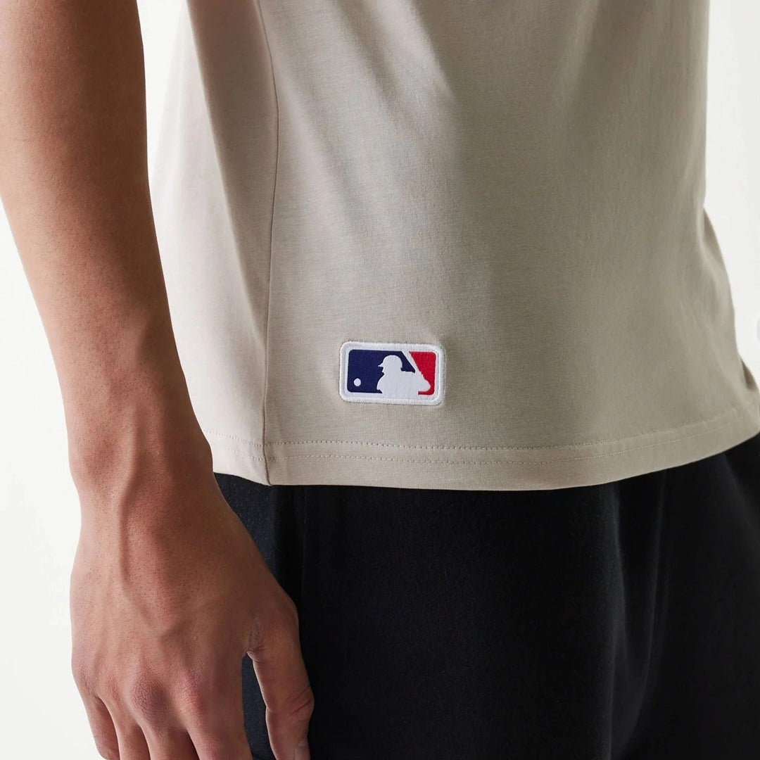 New Era MLB Regular tee NY Yankees stone white - Shop-Tetuan