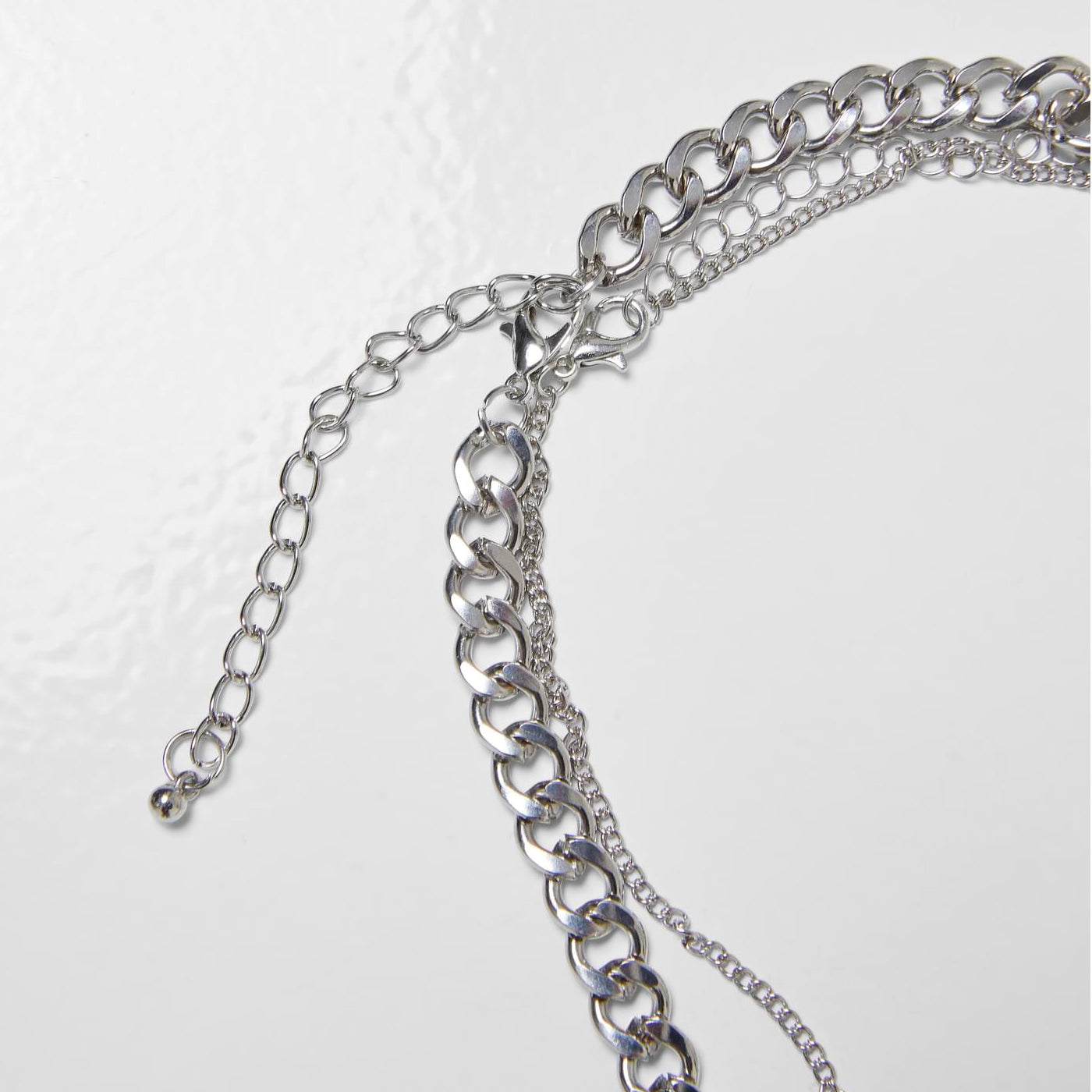 Urban Classics Peace Bead Layering necklace 2-Pack silver