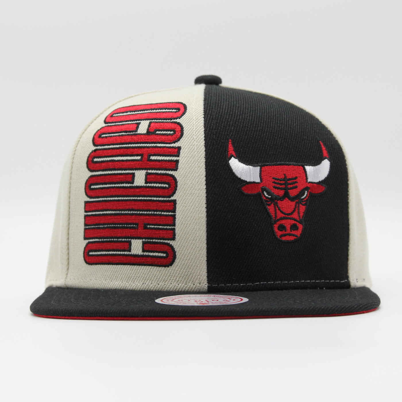 Mitchell & Ness Pop Panel  snapback C Bulls off white/black