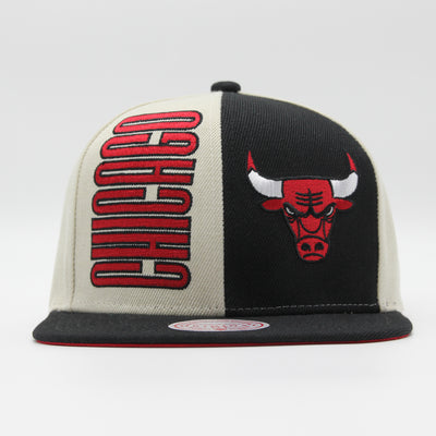 Mitchell & Ness Pop Panel  snapback C Bulls off white/black