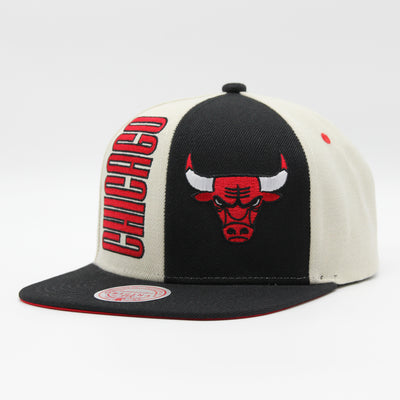 Mitchell & Ness Pop Panel  snapback C Bulls off white/black - Shop-Tetuan