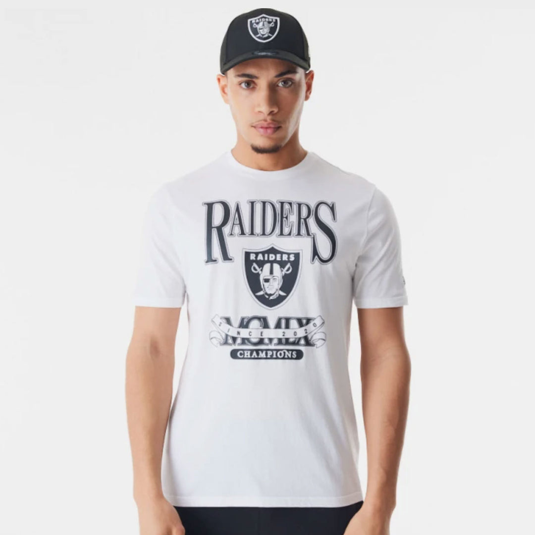 New Era NFL Champions Graphic tee LV Raireds white - Shop-Tetuan