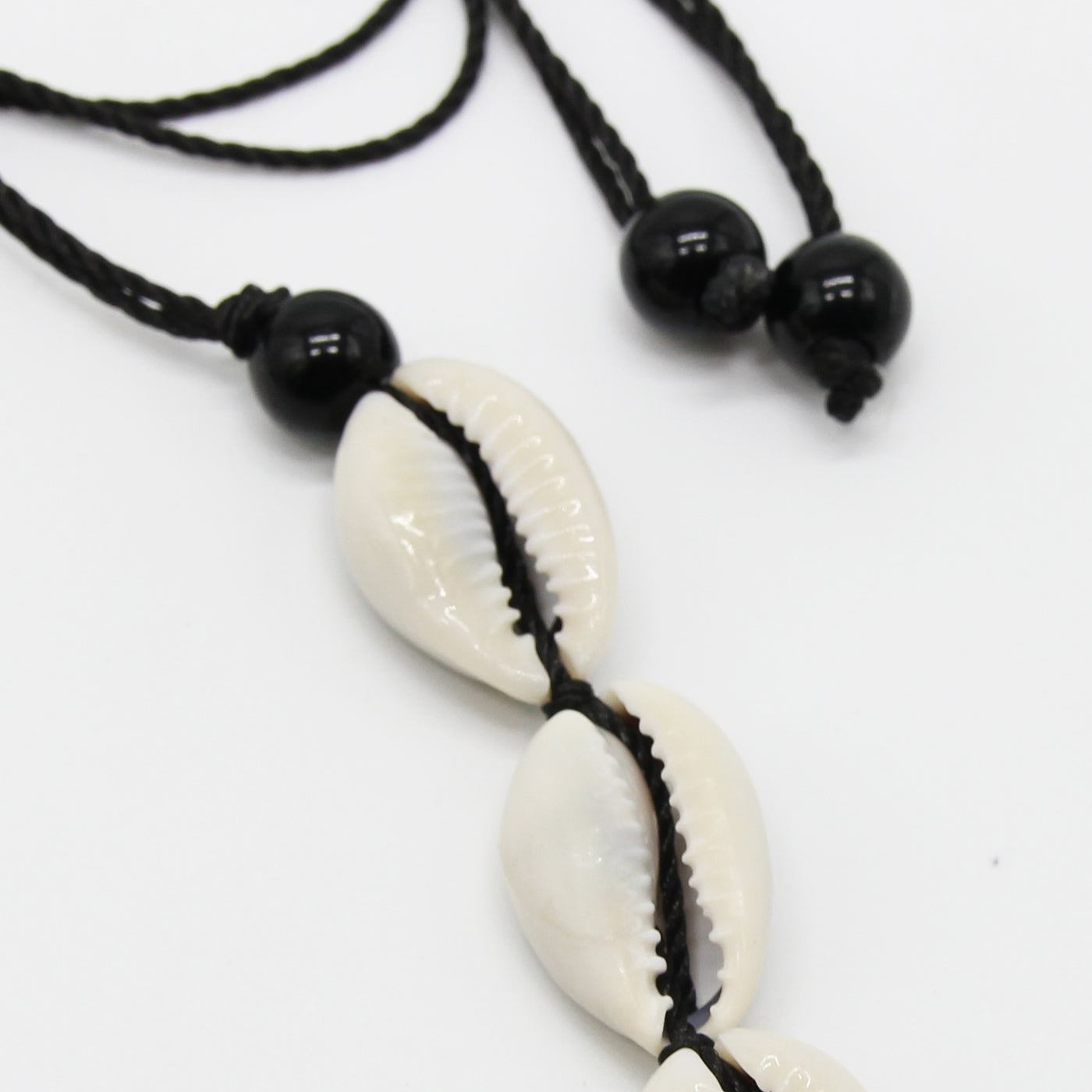 Shell necklace black