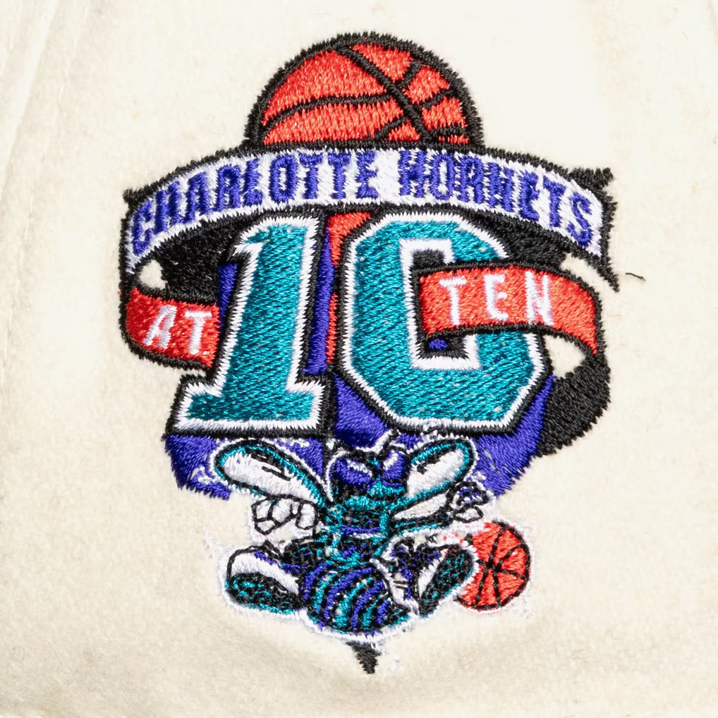 Mitchell &amp; Ness NBA Cream Team Pro Snapback C Hornets off white/turquoise