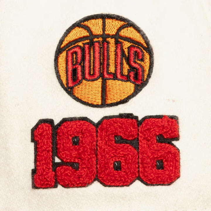 Mitchell &amp; Ness NBA Cream Team Pro Snapback C Bulls off wht/red