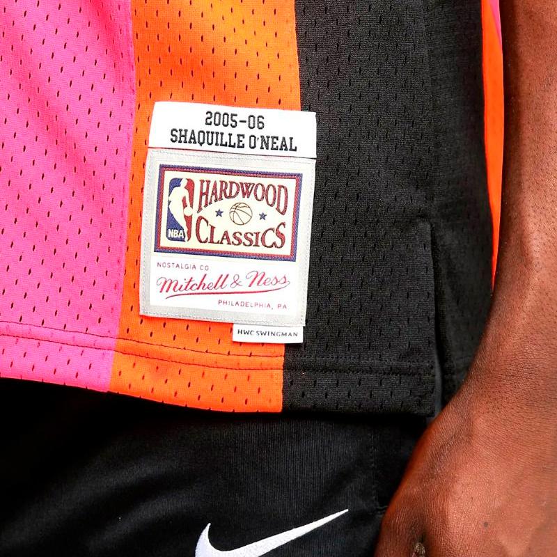 Mitchell & Ness NBA Swingman Jersey M Heat 05 black/pink - Shop-Tetuan