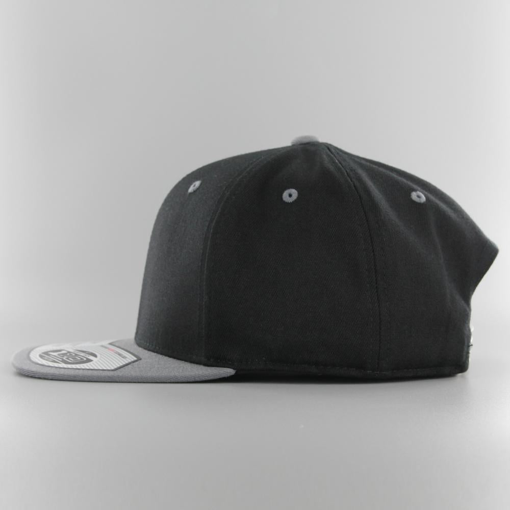 The 110 Fitted snapback blk/gry - Shop-Tetuan