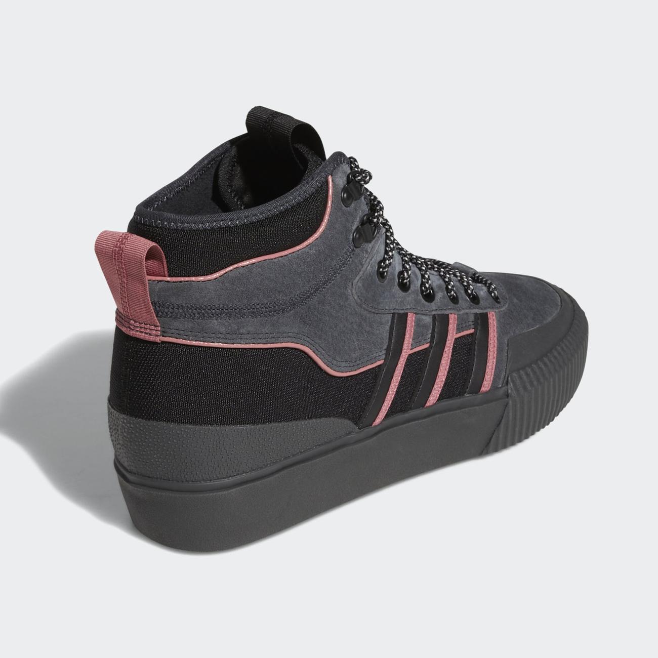 Adidas Akando ATR cblack/wonred/carbon - Shop-Tetuan