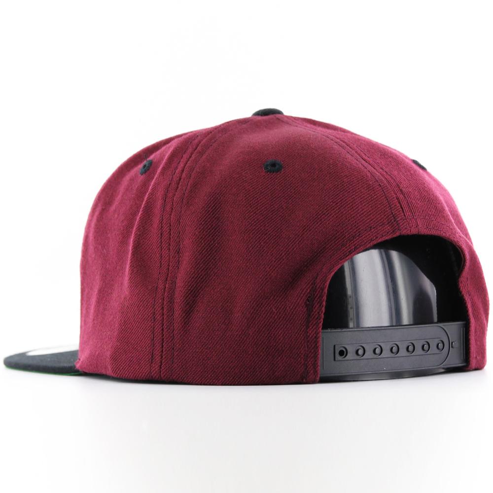 The Classics Yupoong snapback maroon/blk - Shop-Tetuan