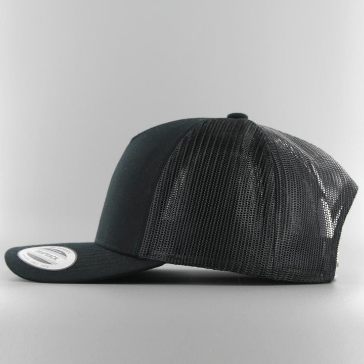 The Classics Yupoong 5-panel Retro Trucker cap black - Shop-Tetuan