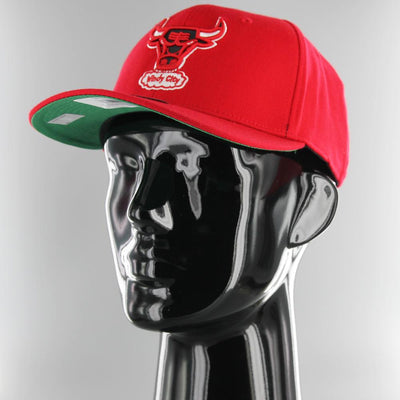 Mitchell & Ness NBA Team Ground 2.0 Strech Fitted cap C Bulls red - Shop-Tetuan