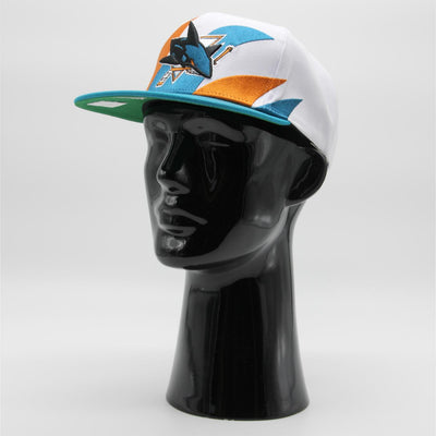 Mitchell & Ness NHL Vintage Sharktooth snapback SJ Sharks white/turquoise