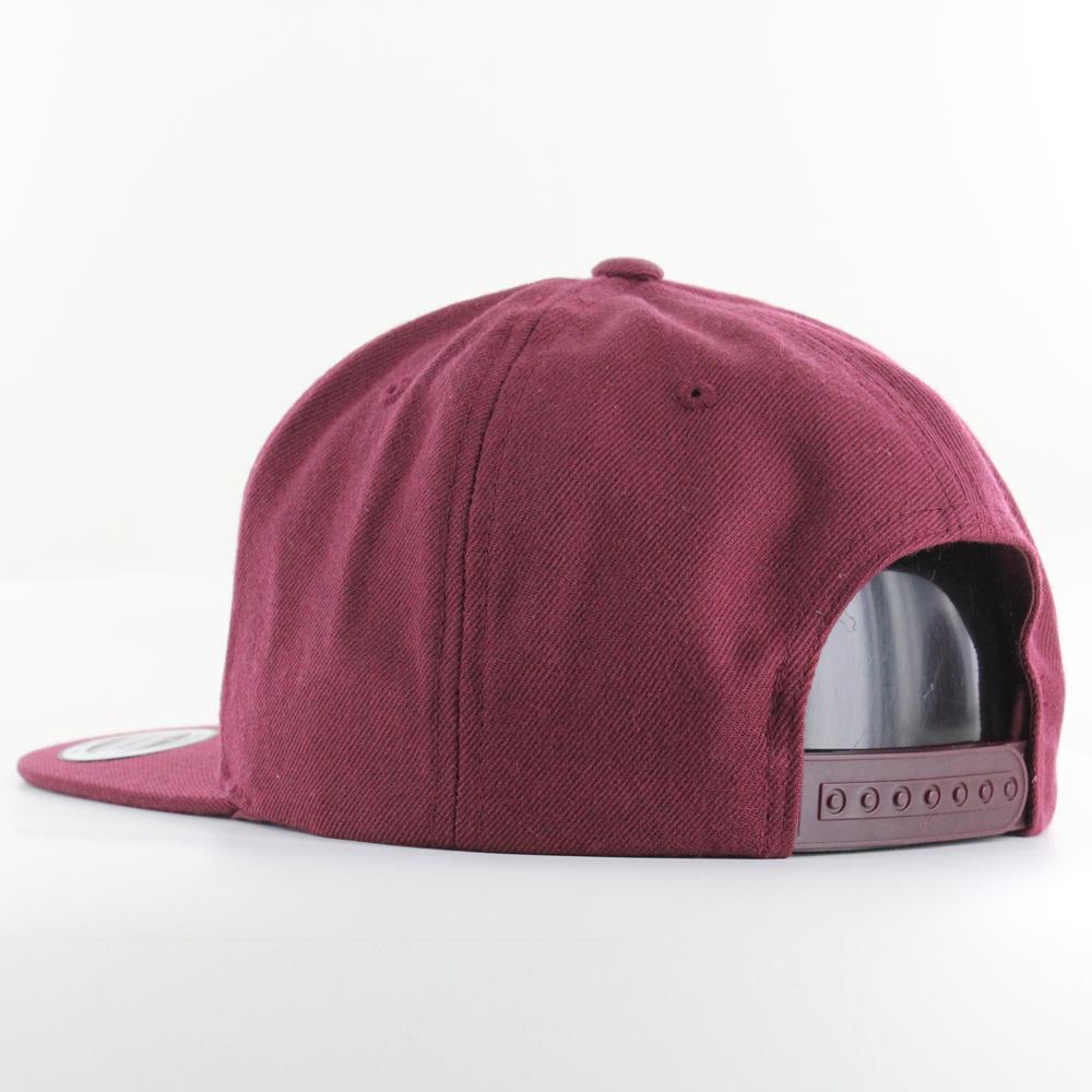 The Classics Yupoong snapback maroon/maroon - Shop-Tetuan