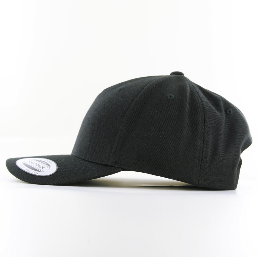 The Classics Yupoong 5-panel Premium Curve snapback black - Shop-Tetuan