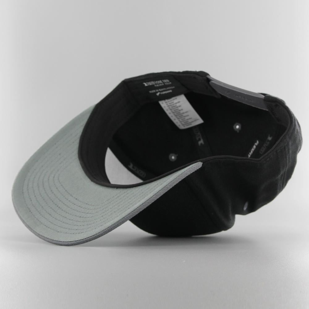 The 110 Fitted snapback blk/gry - Shop-Tetuan