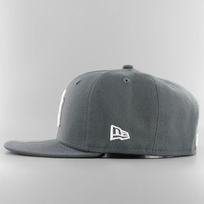 New Era Essential 59Fifty NY Yankees dark grey/white - Shop-Tetuan