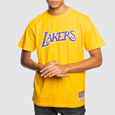 Mitchell & Ness Worn Logo tee LA Lakers yellow - Shop-Tetuan