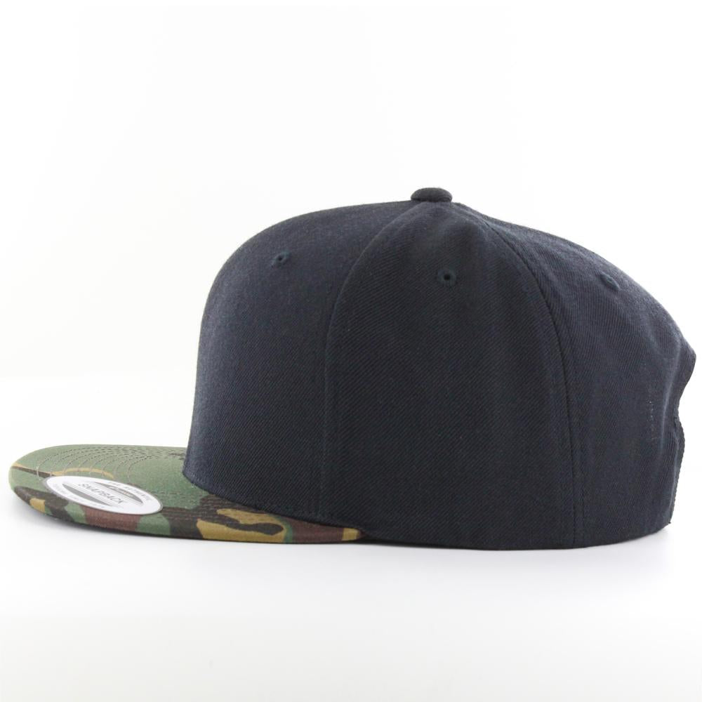 The Classics Yupoong 2-Tone Camo snapback blk/green camo - Shop-Tetuan