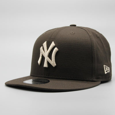 New Era League Essential 9fifty NY Yankees brown - Shop-Tetuan