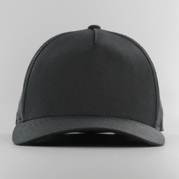 The 110 Trucker snapback black/black - Shop-Tetuan